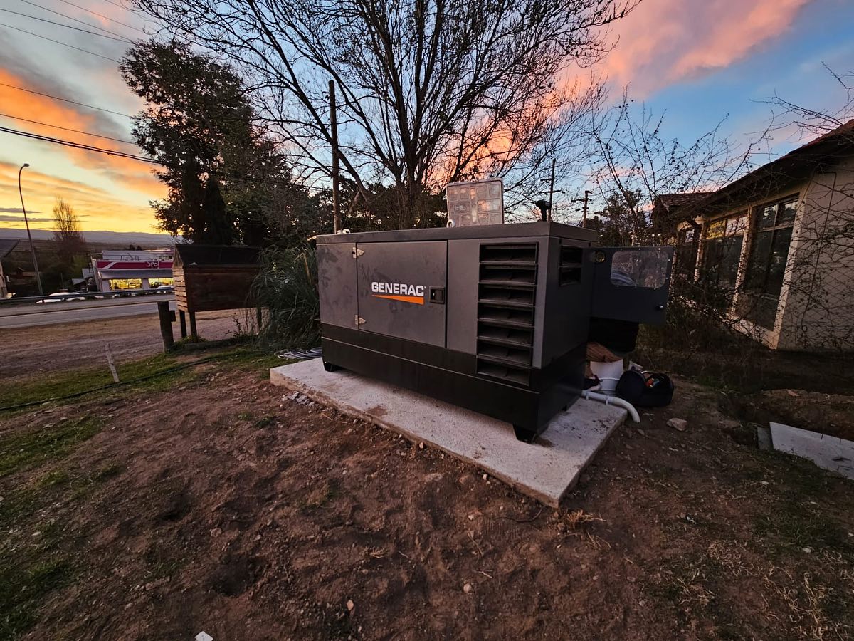 Generador al atardecer